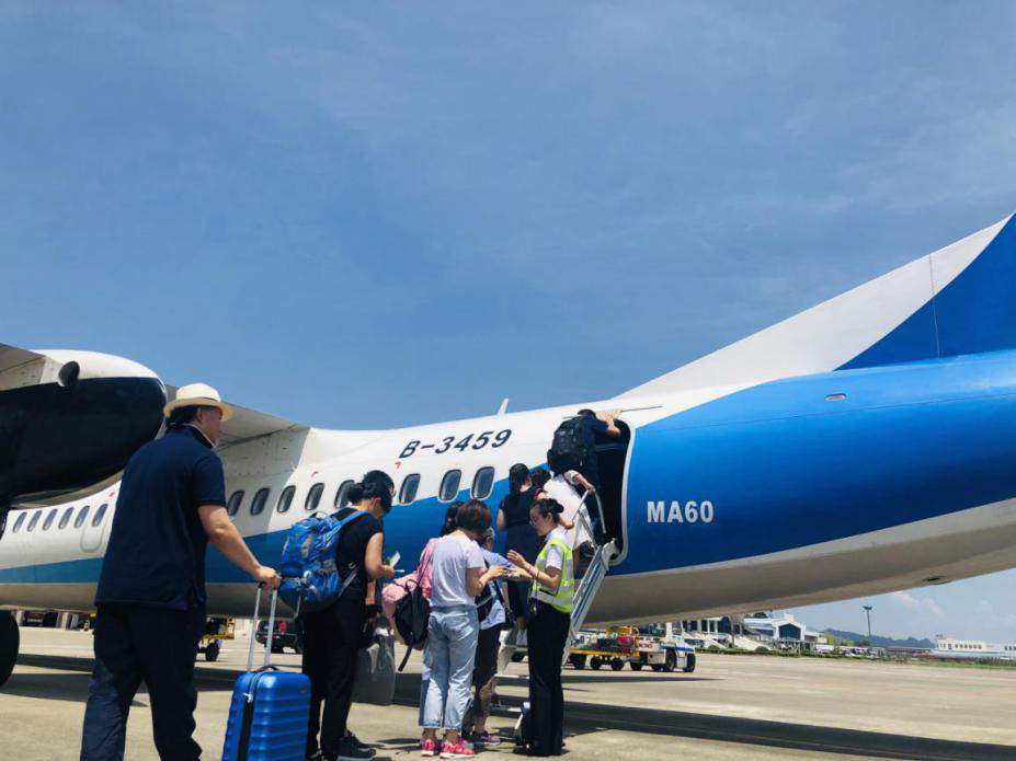 確保旅客順暢出行，機(jī)場一線職工高溫堅守！